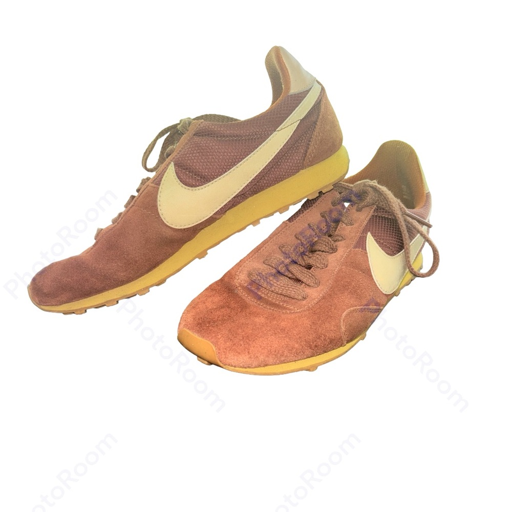 Nike Pre Montreal Racer Womans Size 7